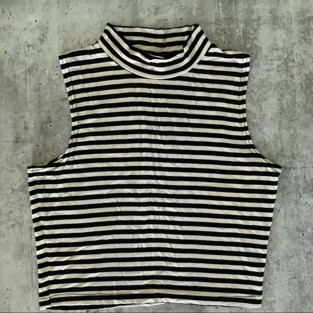 Cotton On Mock-Turtleneck Crop Top